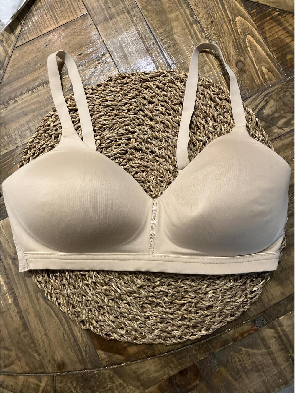 NWOT Vanity Fair Beige Seamless Lightly Padded Bra